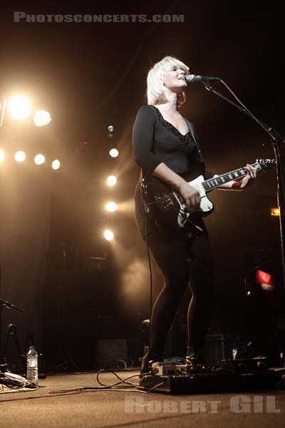 THE RAVEONETTES - 2014-11-06 - PARIS - Cabaret Sauvage -  Sharin Foo